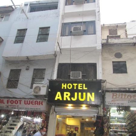 Hotel Arjun Új-Delhi Kültér fotó