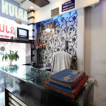 Hotel Arjun Új-Delhi Kültér fotó