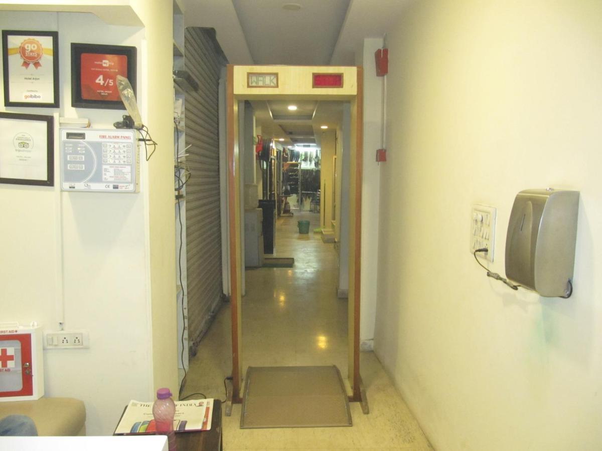 Hotel Arjun Új-Delhi Kültér fotó