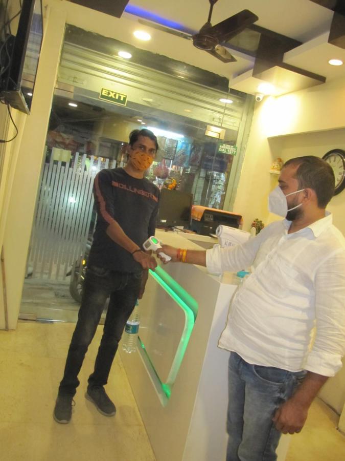 Hotel Arjun Új-Delhi Kültér fotó