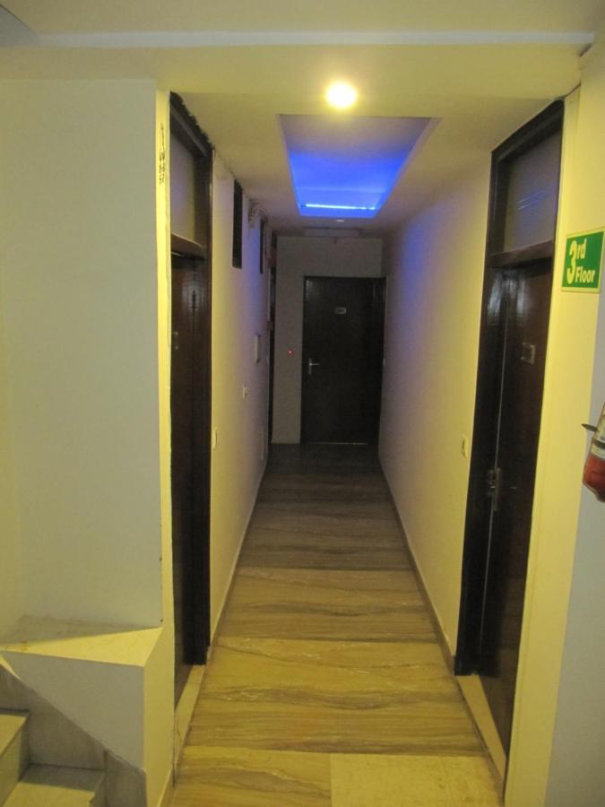 Hotel Arjun Új-Delhi Kültér fotó
