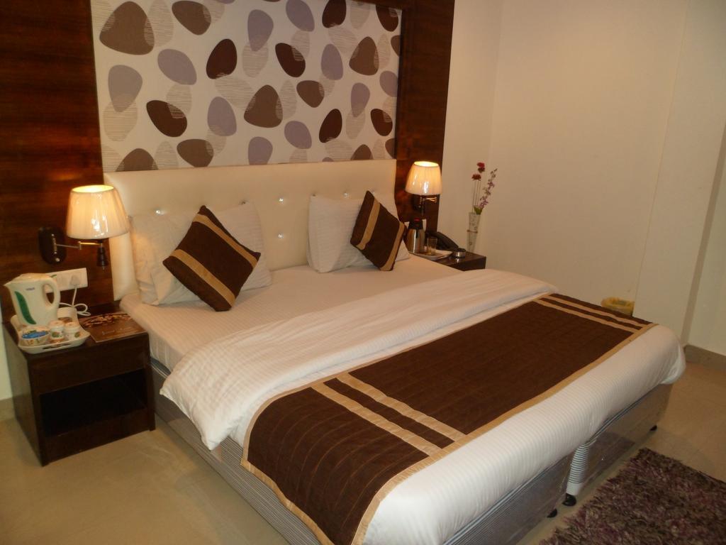 Hotel Arjun Új-Delhi Kültér fotó