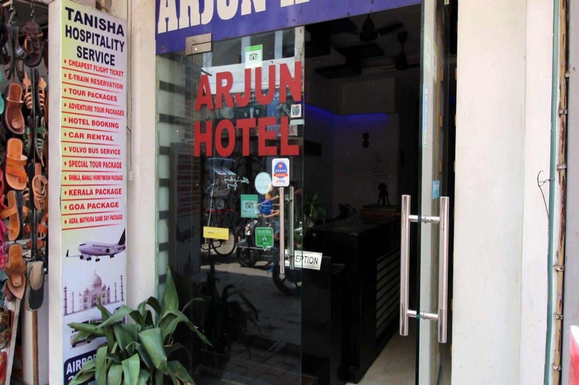 Hotel Arjun Új-Delhi Kültér fotó