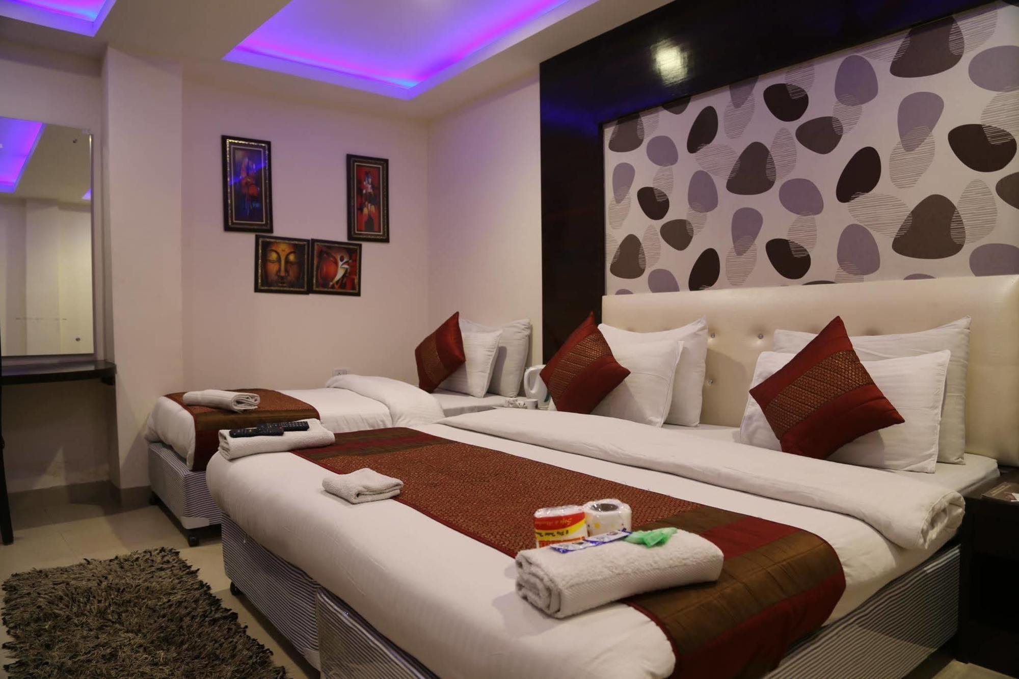 Hotel Arjun Új-Delhi Kültér fotó