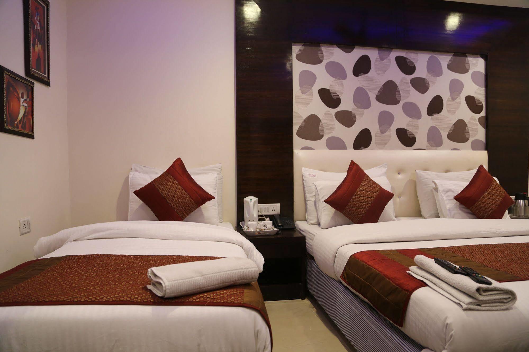 Hotel Arjun Új-Delhi Kültér fotó