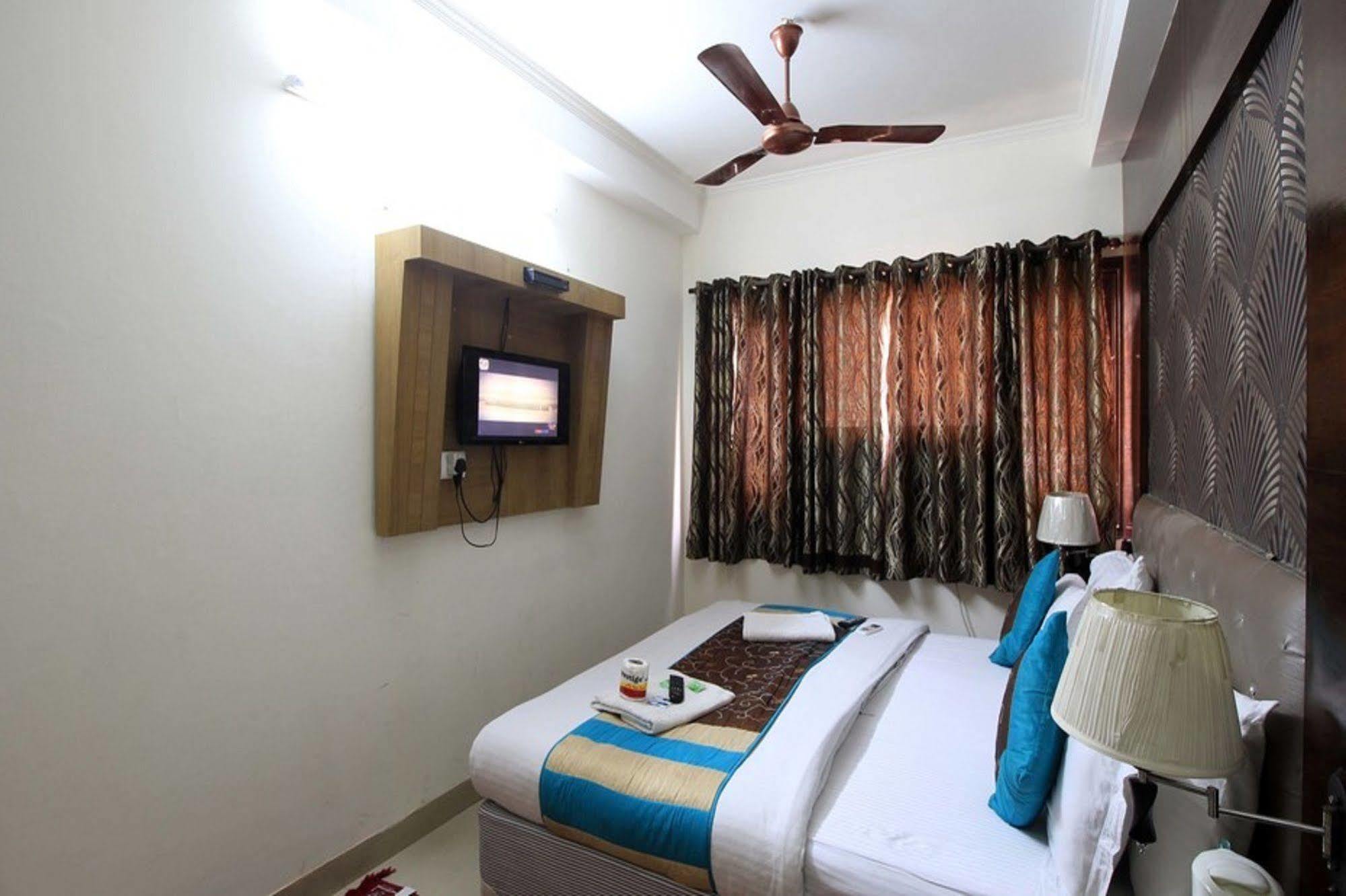 Hotel Arjun Új-Delhi Kültér fotó