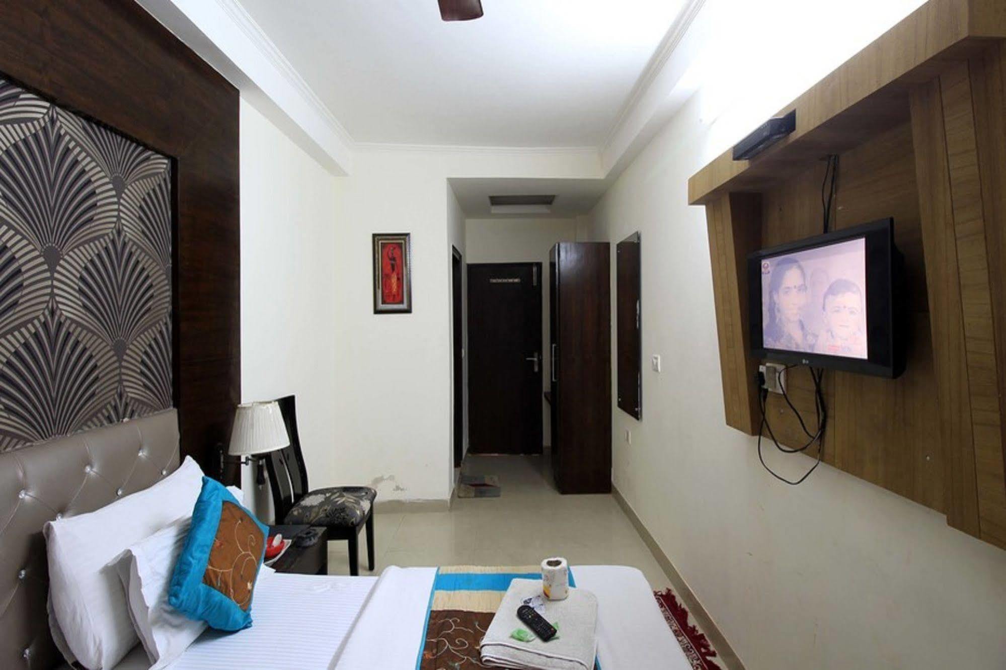 Hotel Arjun Új-Delhi Kültér fotó